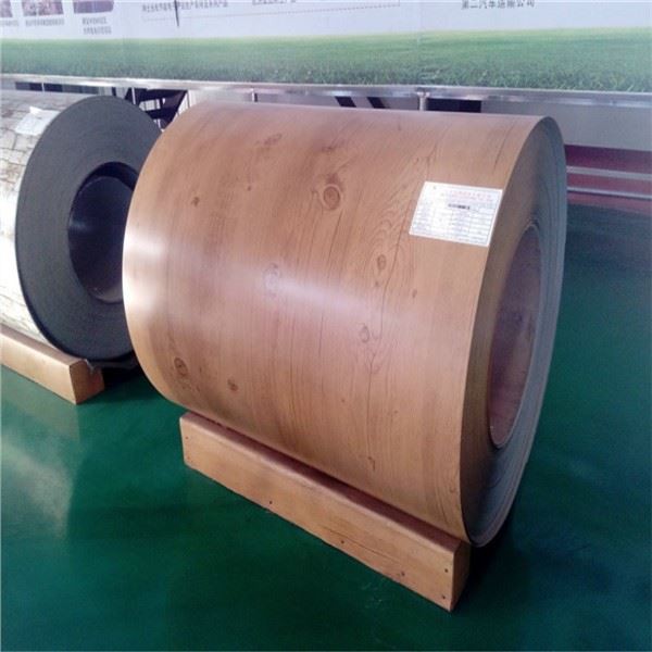 Nízka cena PPGI Drevo Matt PPGl Vrásky PPGL drevené farebné potiahnuté oceľové cievky pre vnútorné a vonkajšie dekorácie